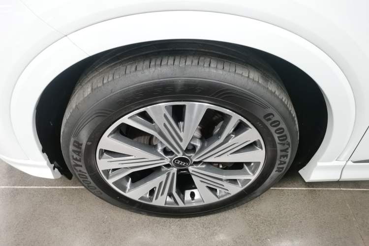 Used Audi Q4 e-tron 2024 40 e-tron Adventure Edition Left Front Wheel Hub