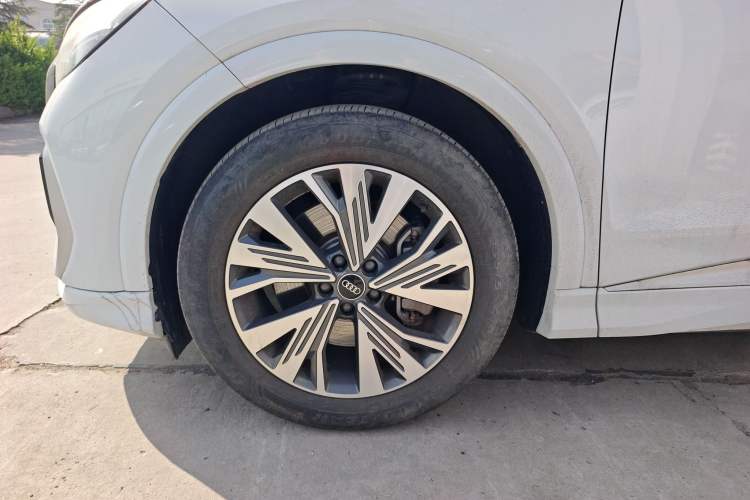 Used Audi Q4 e-tron 2024 40 e-tron Adventure Edition Left Front Wheel Hub