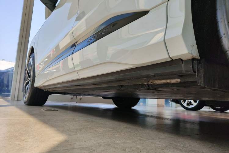 Used Audi Q4 e-tron 2024 40 e-tron Adventure Edition Left Side Sill