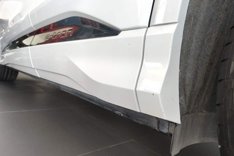 Used Audi Q4 e-tron 2024 50 e-tron quattro Creation Edition Midnight Left Side Sill
