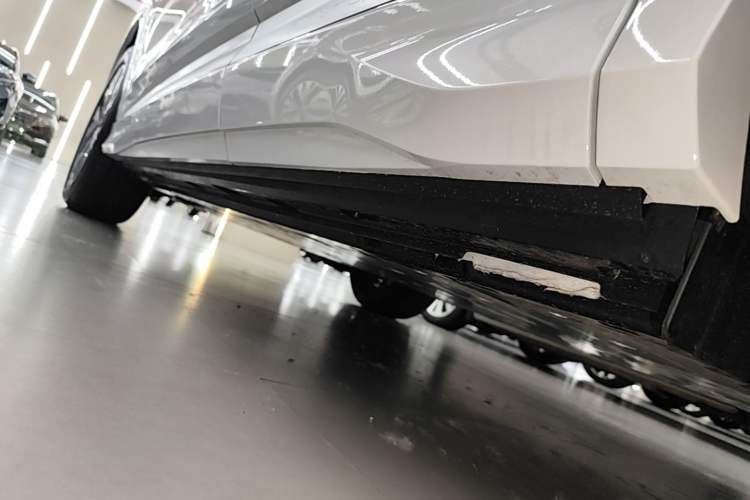 Used Audi Q4 e-tron 2024 40 e-tron Adventure Edition Left Side Sill