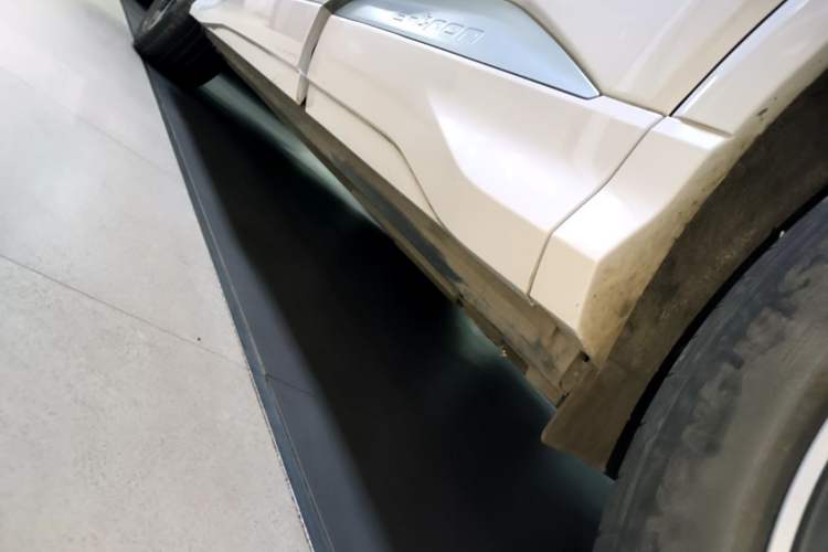 Used Audi Q4 e-tron 2024 40 e-tron Boundary Edition Left Side Sill