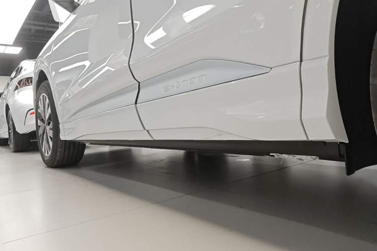 Used Audi Q4 e-tron 2024 40 e-tron Adventure Edition Left Side Sill