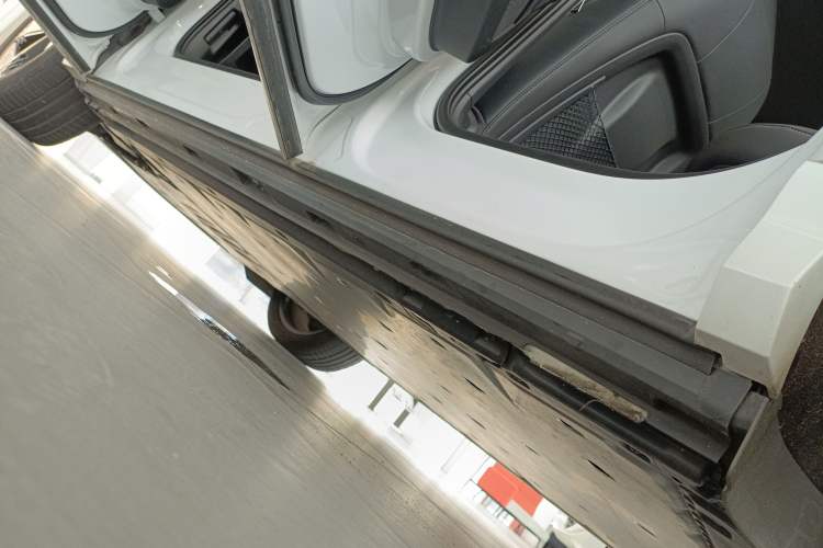 Used Audi Q4 e-tron 2024 50 e-tron quattro Creation Edition Midnight Left Side Sill