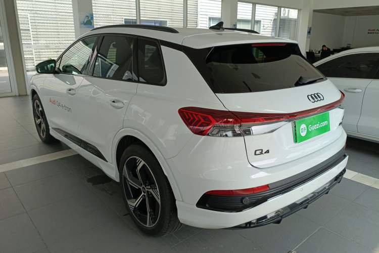 Used Audi Q4 e-tron 2024 50 e-tron quattro Creation Edition Midnight Rear Left 45 Deg