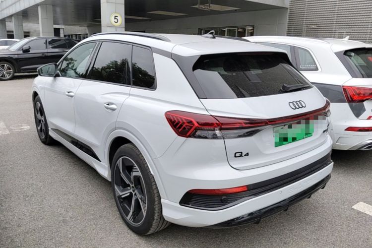 Used Audi Q4 e-tron 2024 50 e-tron quattro Creation Edition Midnight Rear Left 45 Deg