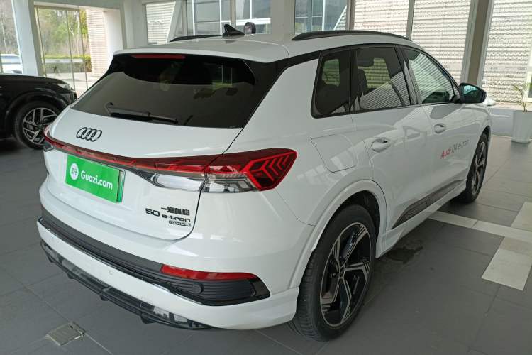 Used Audi Q4 e-tron 2024 50 e-tron quattro Creation Edition Midnight Rear Right 45 Deg
