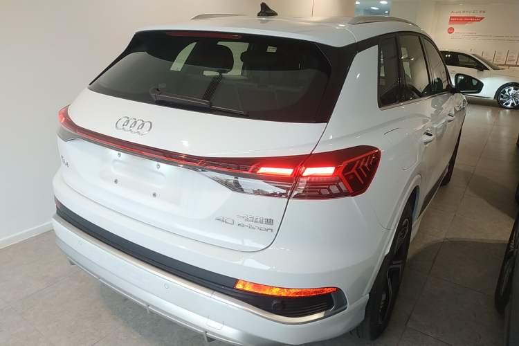 Used Audi Q4 e-tron 2024 40 e-tron Boundary Edition Rear Right 45 Deg