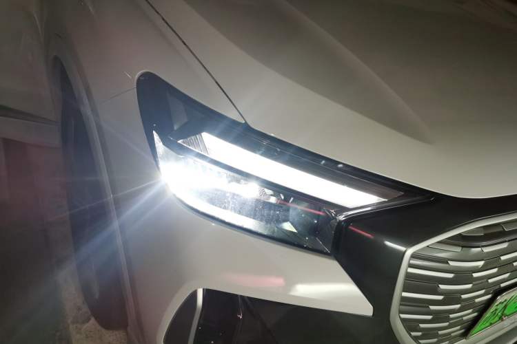 Used Audi Q4 e-tron 2024 40 e-tron Boundary Edition Right Front Headlight
