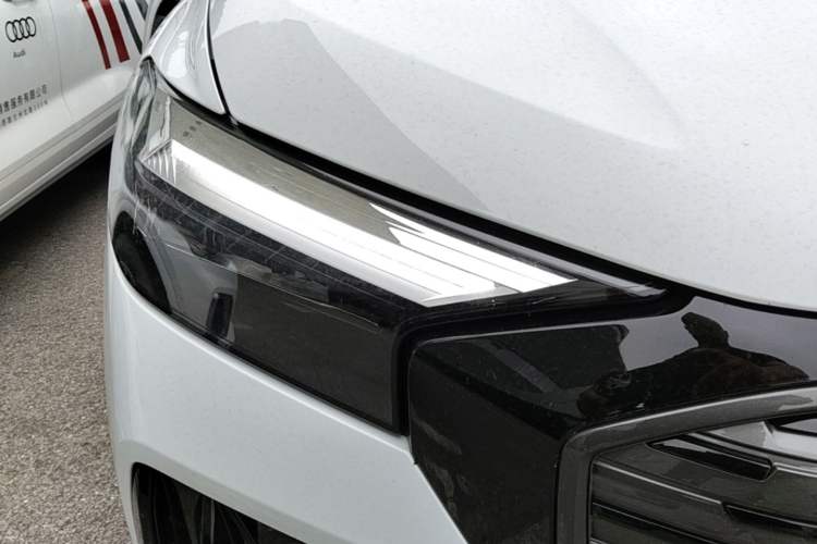 Used Audi Q4 e-tron 2024 50 e-tron quattro Creation Edition Midnight Right Front Headlight