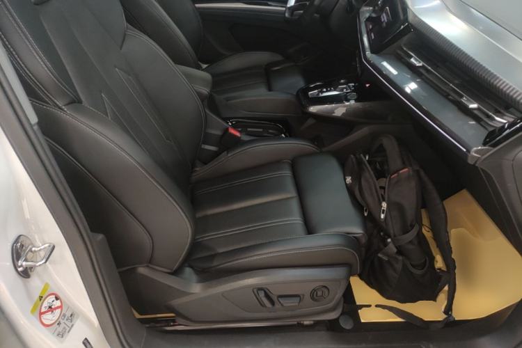 Used Audi Q4 e-tron 2024 40 e-tron Boundary Edition Right Front Seat