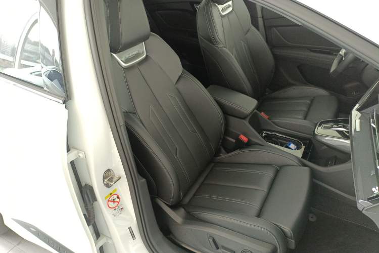 Used Audi Q4 e-tron 2024 50 e-tron quattro Creation Edition Midnight Right Front Seat