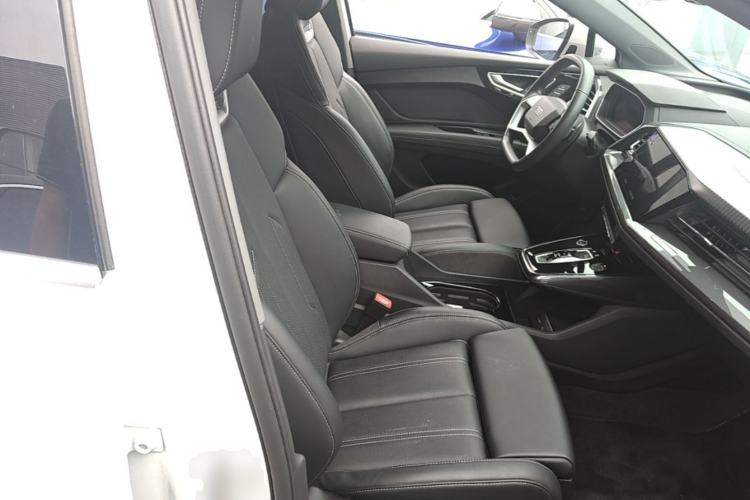 Used Audi Q4 e-tron 2024 40 e-tron Boundary Edition Right Front Seat