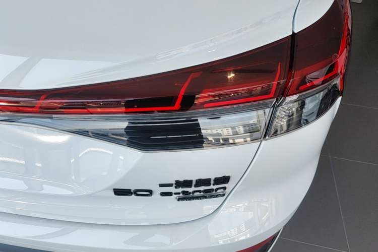 Used Audi Q4 e-tron 2024 50 e-tron quattro Creation Edition Midnight Right Rear Taillight