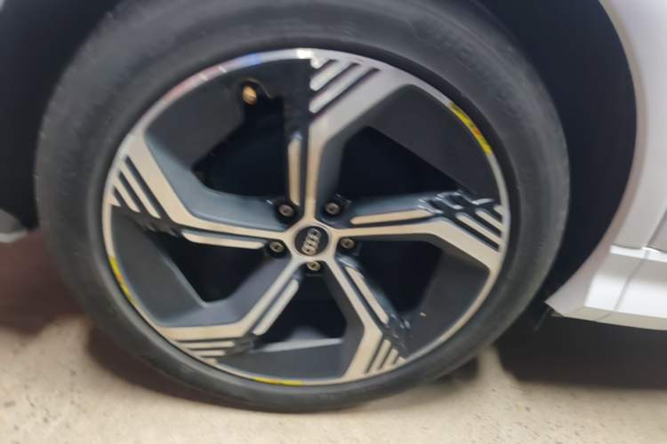 Used Audi Q4 e-tron 2024 40 e-tron Champion Edition Right Rear Wheel Hub