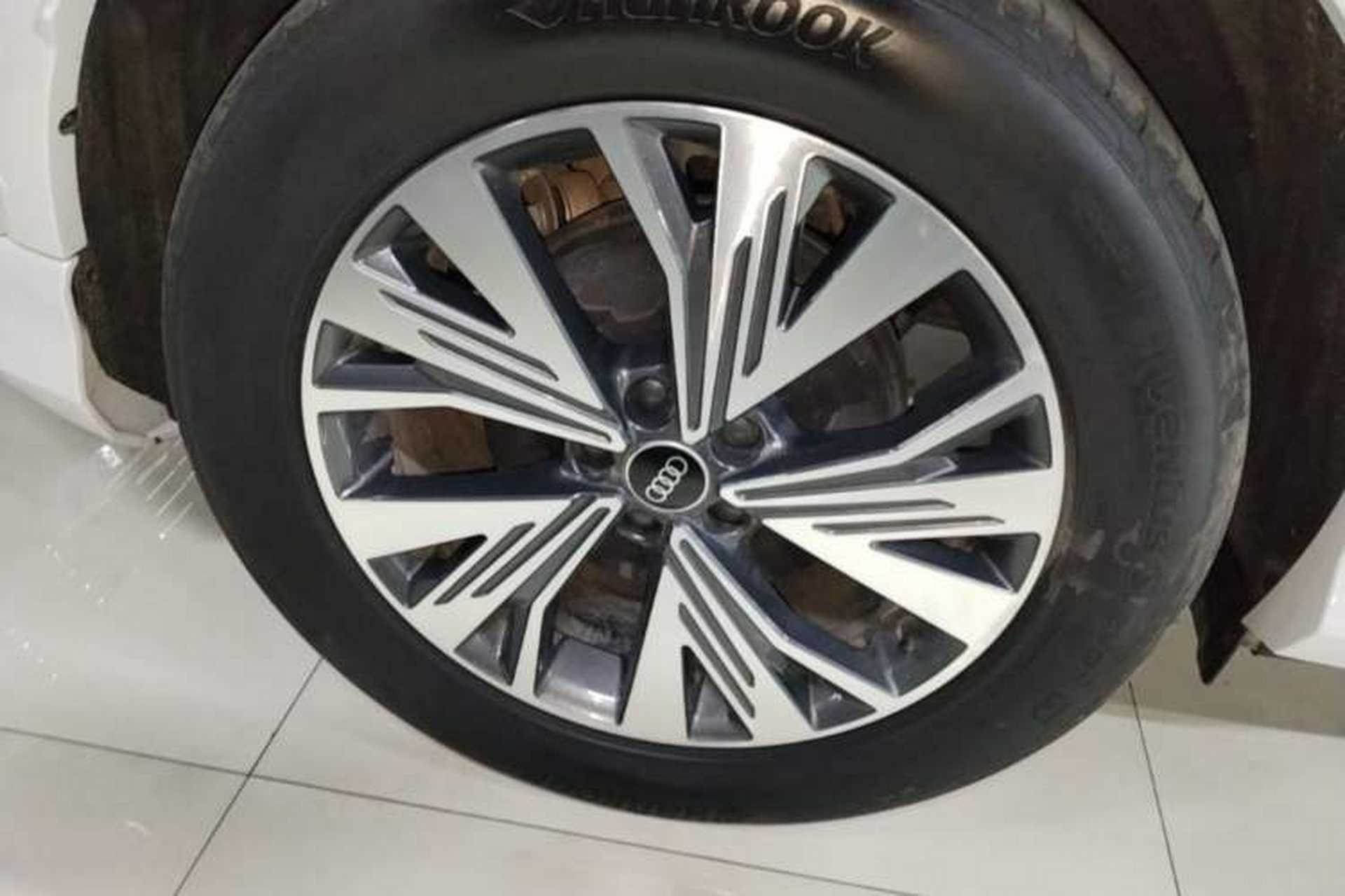 Used Audi Q4 e-tron 2024 40 e-tron Adventure Edition Right Rear Wheel Hub
