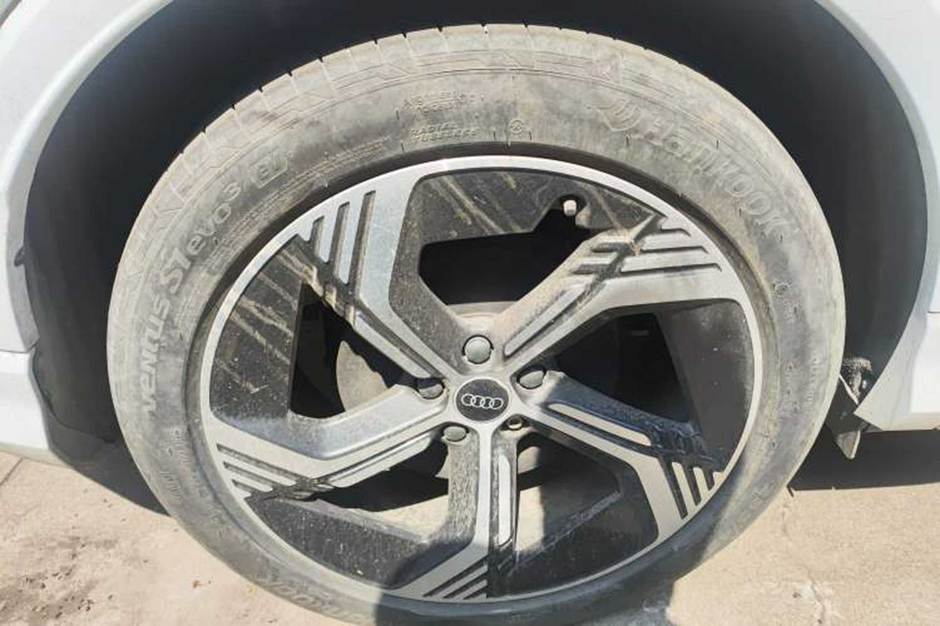 Used Audi Q4 e-tron 2024 40 e-tron Boundary Edition Right Rear Wheel Hub