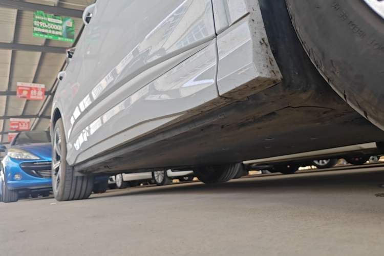 Used Audi Q4 e-tron 2024 40 e-tron Boundary Edition Right Side Sill