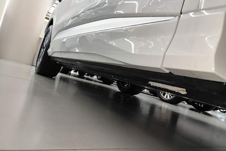 Used Audi Q4 e-tron 2024 40 e-tron Adventure Edition Right Side Sill