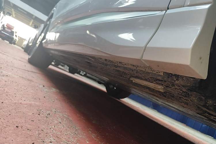 Used Audi Q4 e-tron 2024 40 e-tron Adventure Edition Right Side Sill