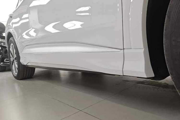 Used Audi Q4 e-tron 2024 40 e-tron Adventure Edition Right Side Sill