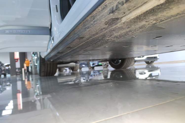Used Audi Q4 e-tron 2024 40 e-tron Adventure Edition Right Side Sill