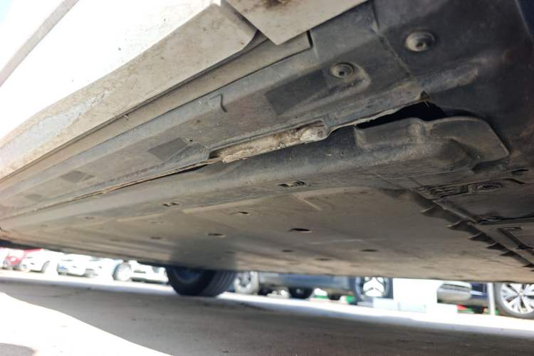 Used Audi Q4 e-tron 2024 40 e-tron Adventure Edition Right Side Sill