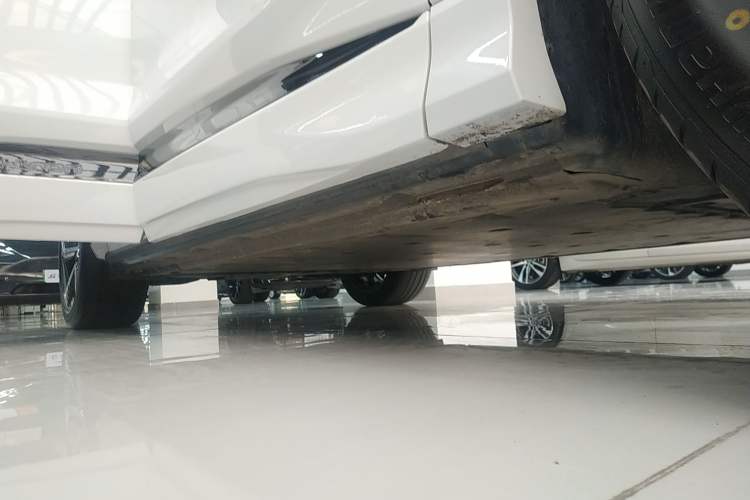 Used Audi Q4 e-tron 2024 50 e-tron quattro Creation Edition Midnight Right Side Sill