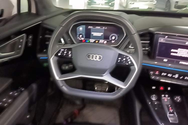 Used Audi Q4 e-tron 2024 40 e-tron Boundary Edition Steering Wheel