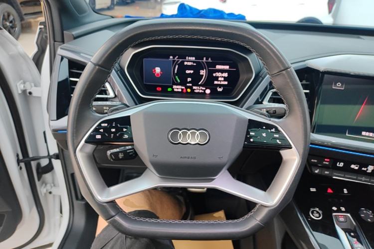 Used Audi Q4 e-tron 2024 50 e-tron quattro Creation Edition Midnight Steering Wheel