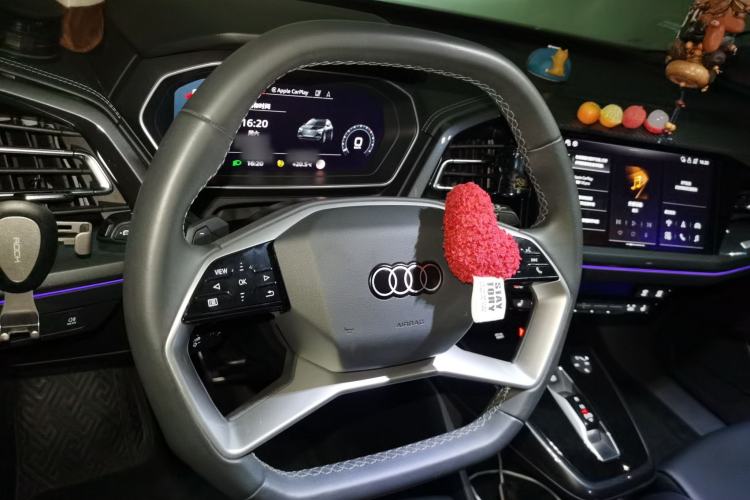 Used Audi Q4 e-tron 2024 40 e-tron Boundary Edition Steering Wheel