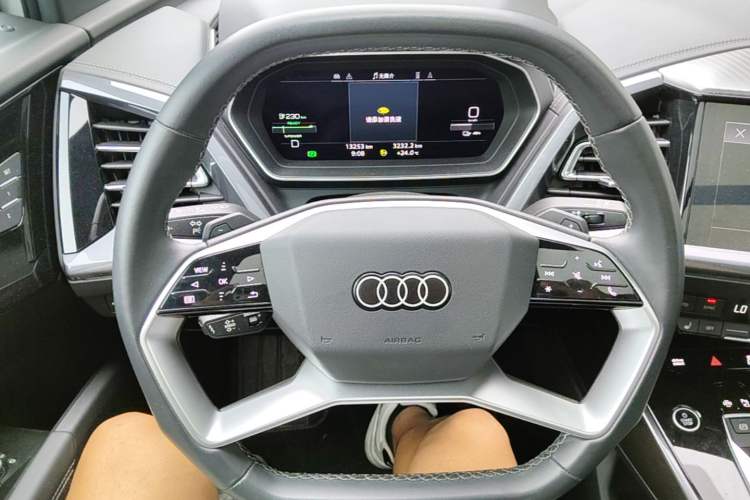 Used Audi Q4 e-tron 2024 50 e-tron quattro Creation Edition Midnight Steering Wheel