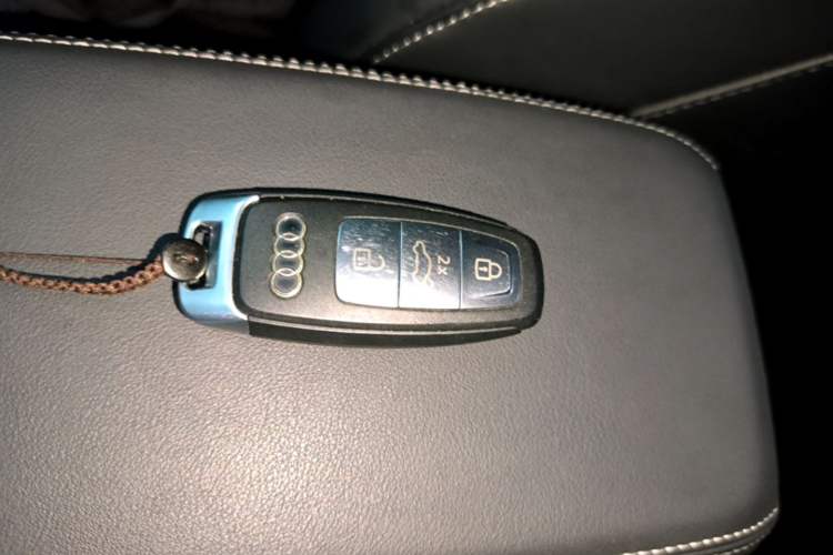 Used Audi Q4 e-tron 2024 40 e-tron Boundary Edition Vehicle Key