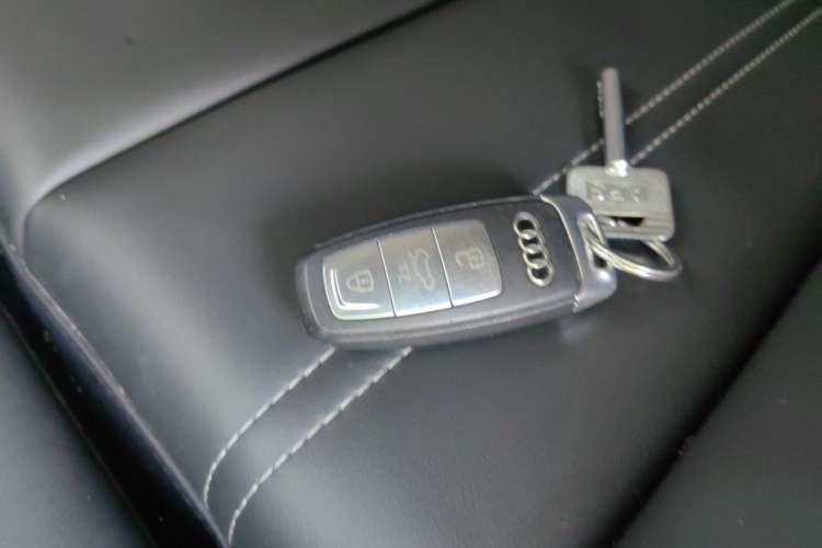 Used Audi Q4 e-tron 2024 40 e-tron Adventure Edition Vehicle Key