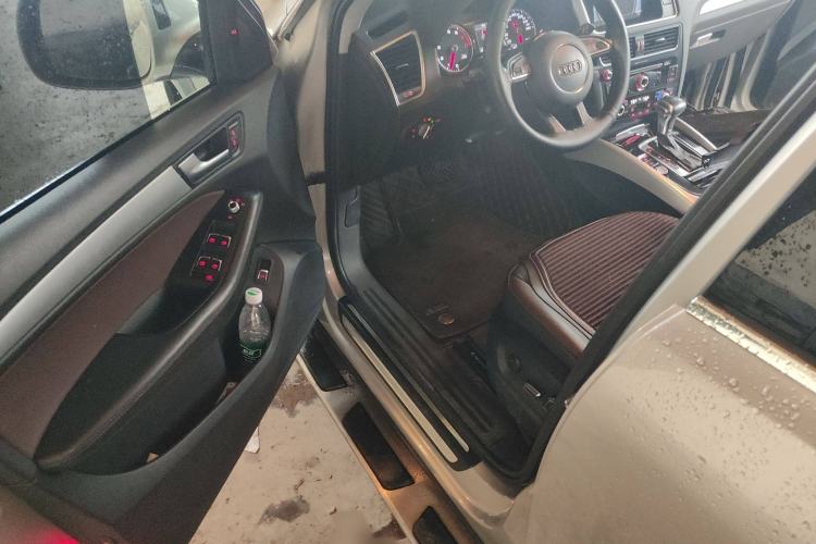 Used Audi Q5 2017 Plus 40 TFSI Technology Model Interior 3