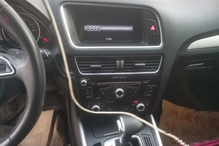 Used Audi Q5 2017 40 TFSI Technology Edition Audio And AC Panel