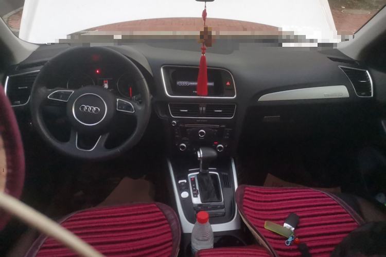 Used Audi Q5 2017 40 TFSI Technology Edition Center Console