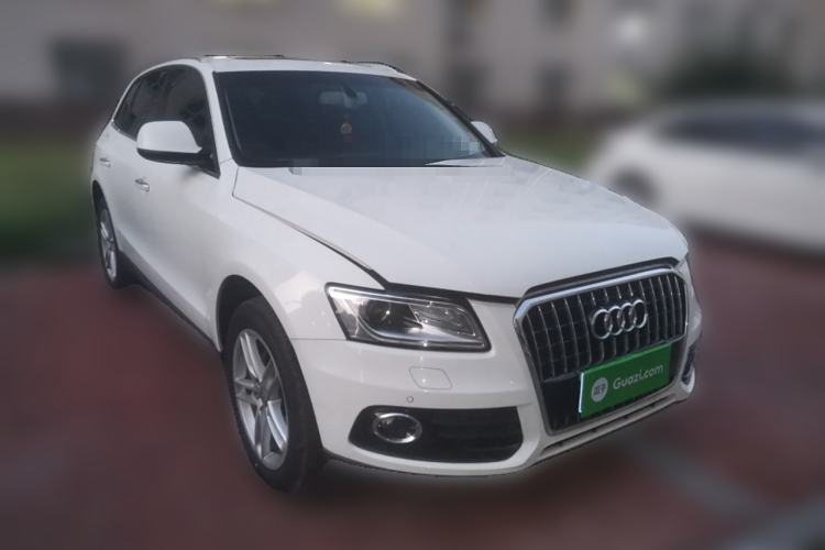Used Audi Q5 2017 40 TFSI Technology Edition Front Right 45 Deg