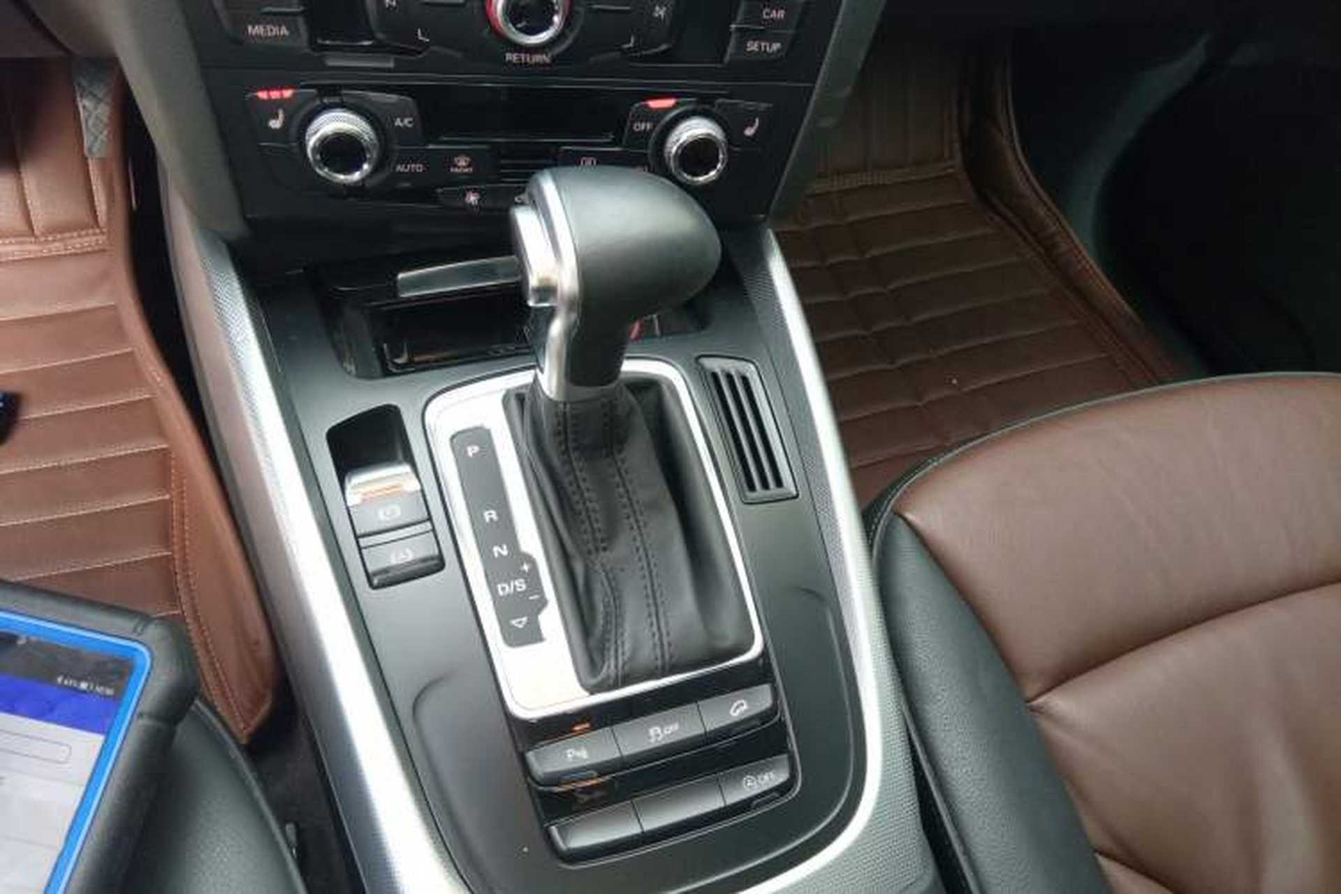 Used Audi Q5 2016 40 TFSI Technology Edition Gear Lever