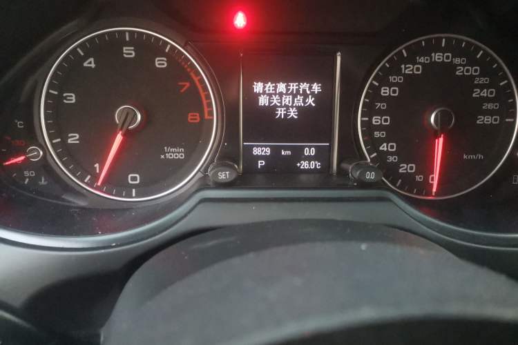 Used Audi Q5 2017 40 TFSI Technology Edition Odometer Close Up