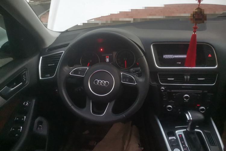 Used Audi Q5 2017 40 TFSI Technology Edition Steering Wheel