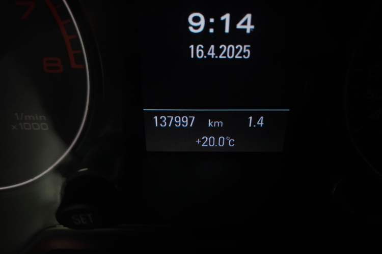 Used Audi Q5 2017 40 TFSI Technology Edition Odometer Close Up