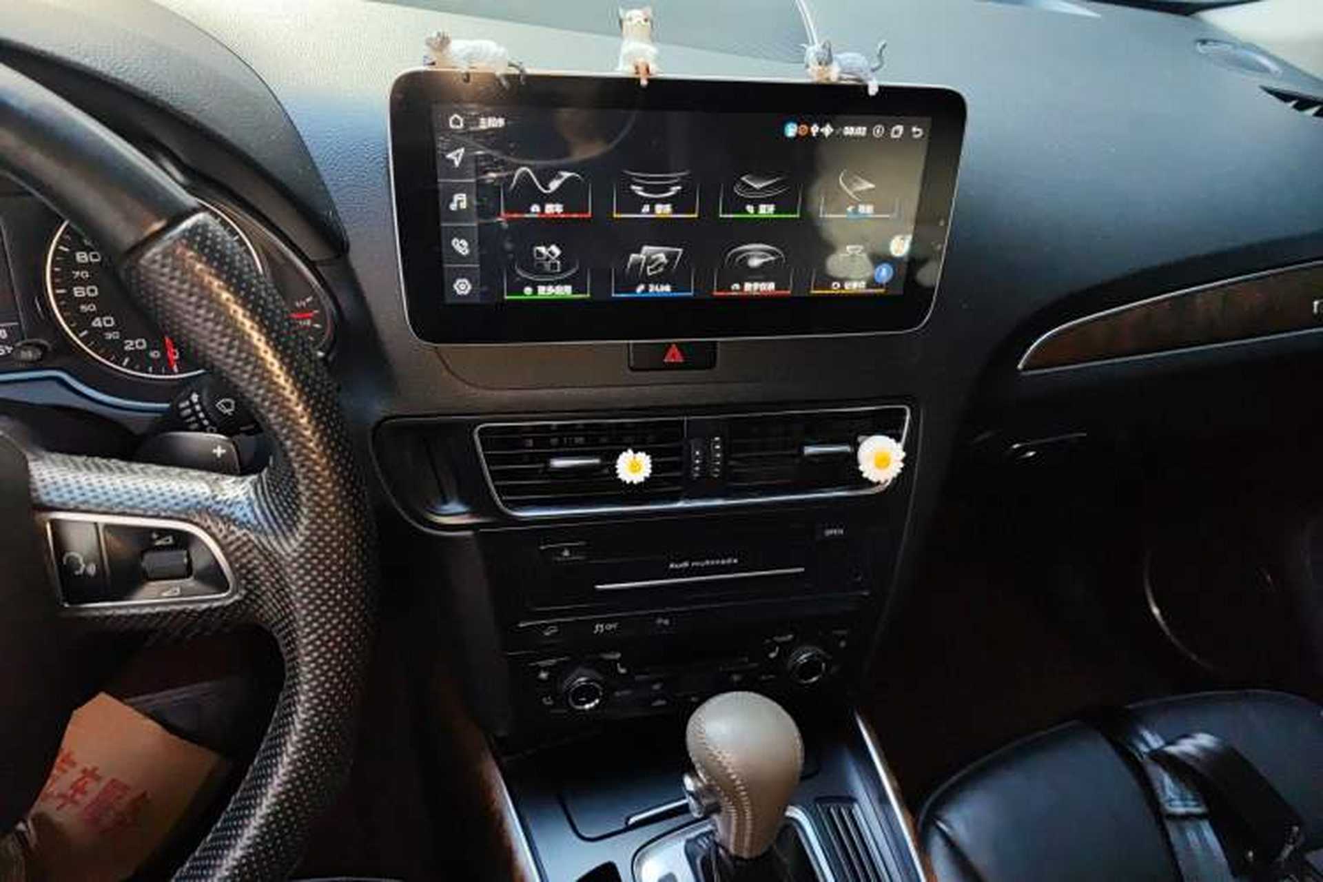 Used Audi Q5 2010 2.0TFSI Off-Road Version Audio And AC Panel