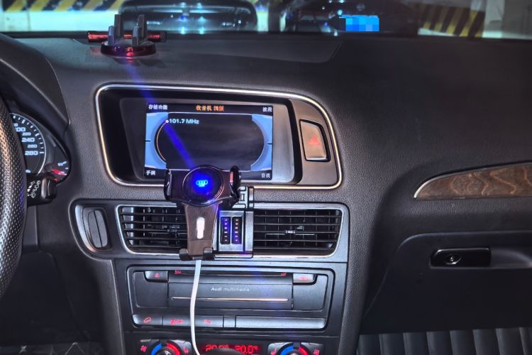 Used Audi Q5 2010 3.2 FSI Sport Edition Audio And AC Panel