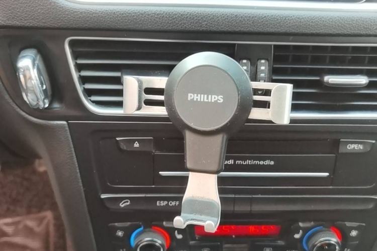 Used Audi Q5 2010 2.0TFSI Comfort Version Audio And AC Panel