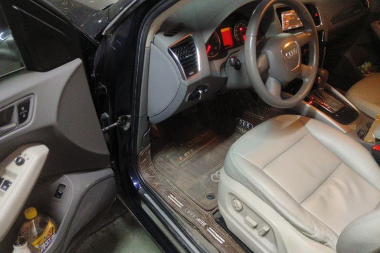 Used Audi Q5 2010 2.0TFSI Trendy Edition Driver Seat