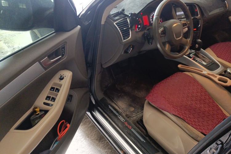 Used Audi Q5 2010 2.0TFSI Trendy Edition Driver Seat