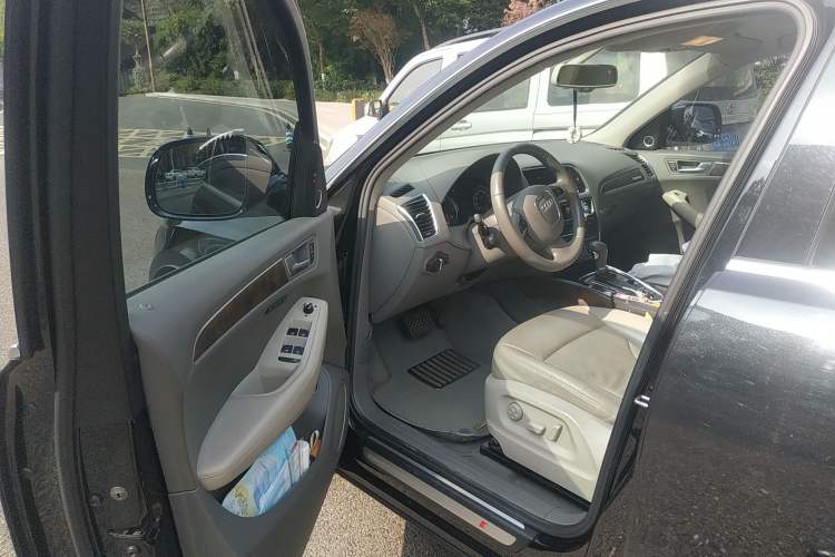Used Audi Q5 2010 3.2 FSI Sport Edition Driver Seat