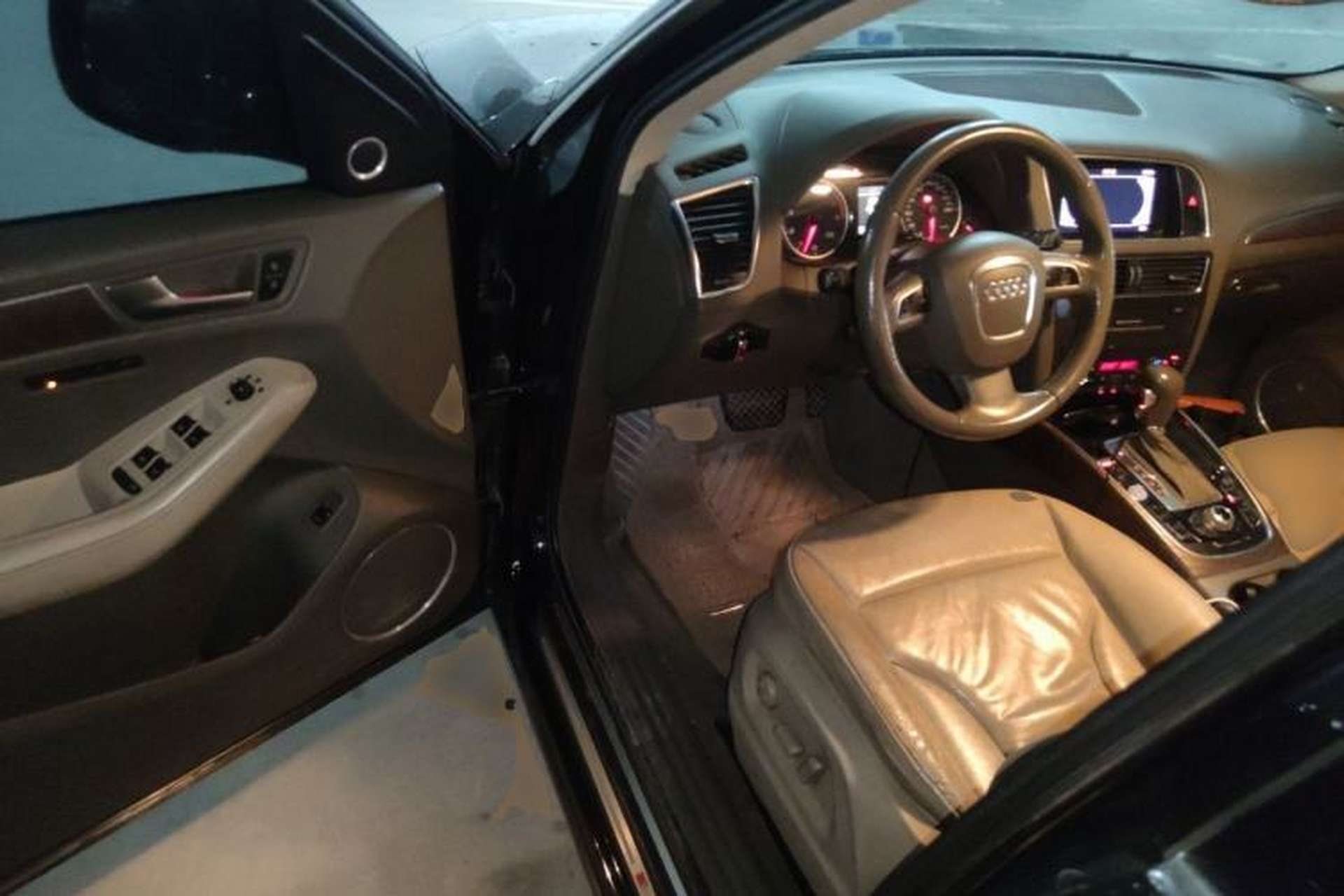 Used Audi Q5 2010 3.2 FSI Sport Edition Driver Seat