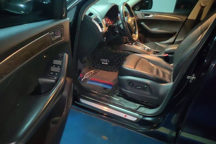 Used Audi Q5 2010 3.2 FSI Sport Edition Driver Seat